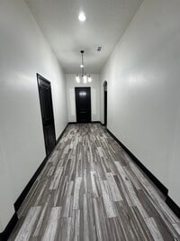 Building Photo - 4791 Crossroads Dr