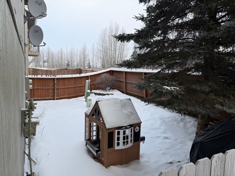 Building Photo - 583 Ocean Point Dr