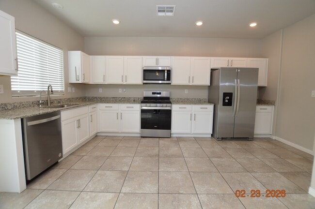 Building Photo - 7925 Savannah Sky Ave