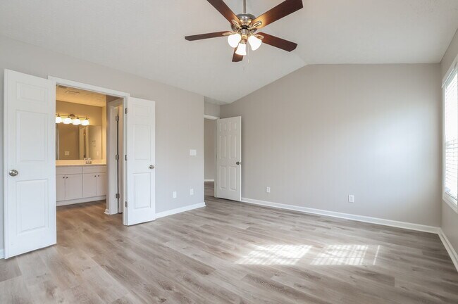 Building Photo - 5855 Meadowfield Trace