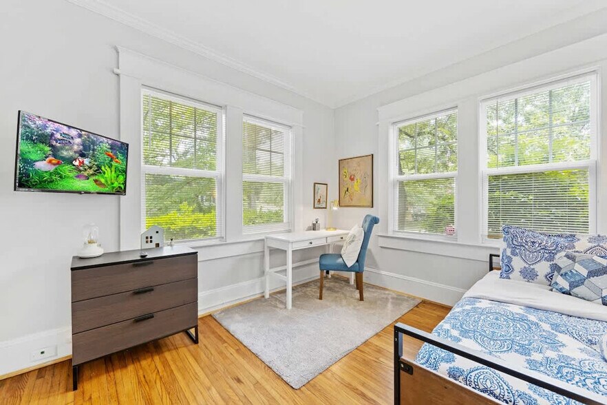 Building Photo - 800 Magnolia Ave