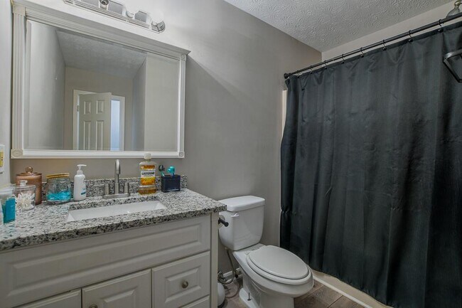 Building Photo - 356 Meadow Trace Dr