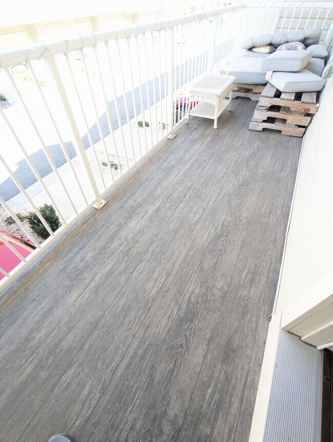 Building Photo - Ground level (two story) Condo in Westview South Community available early April!