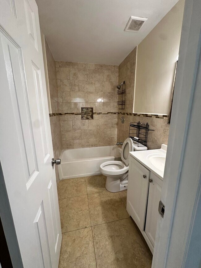 Building Photo - 5614 Blueberry Ct