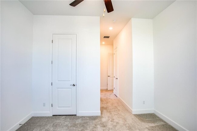 Building Photo - 505 Affazia Ln