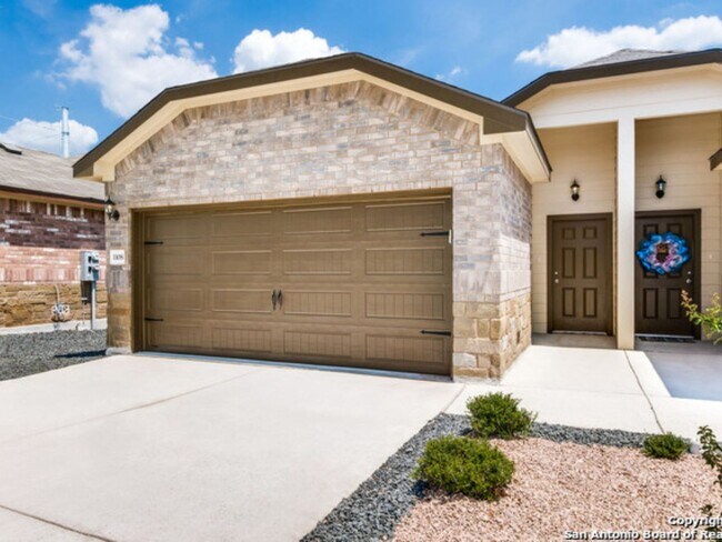 Building Photo - 9931 Westover Bluff