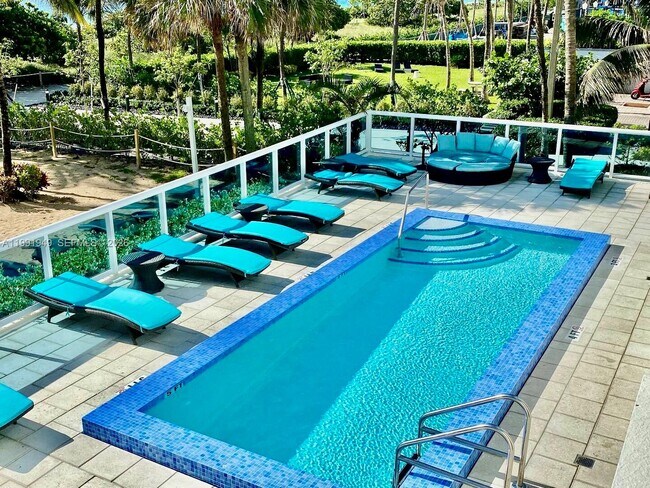 Building Photo - 9172 Collins Ave