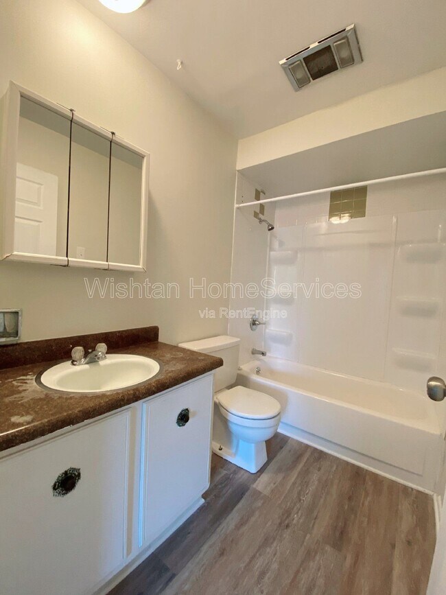 Building Photo - 204 Charleston Blvd