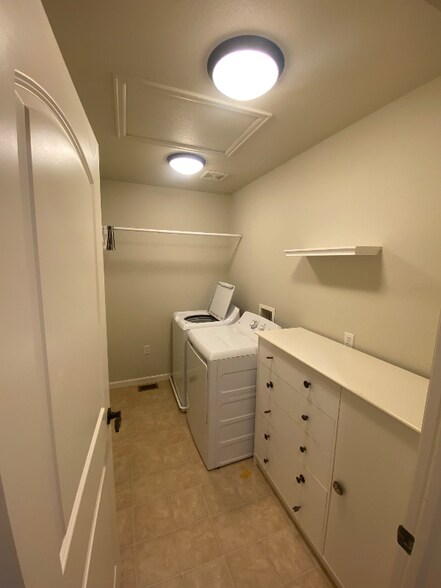 Building Photo - 13516 Via Varra