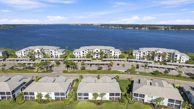 Building Photo - 920 Tidewater Shores Loop