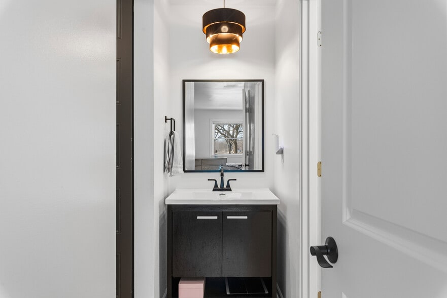 Building Photo - 1933 S 124th St