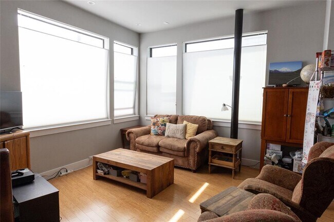 Building Photo - 3000 Speedway