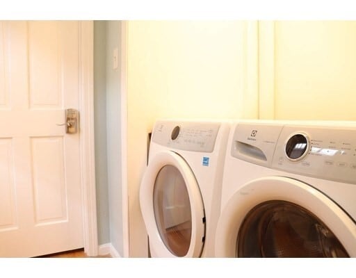 Building Photo - 12 Regent St