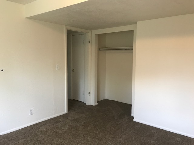 Building Photo - Spacious West Jordan Home w 2 car attached...