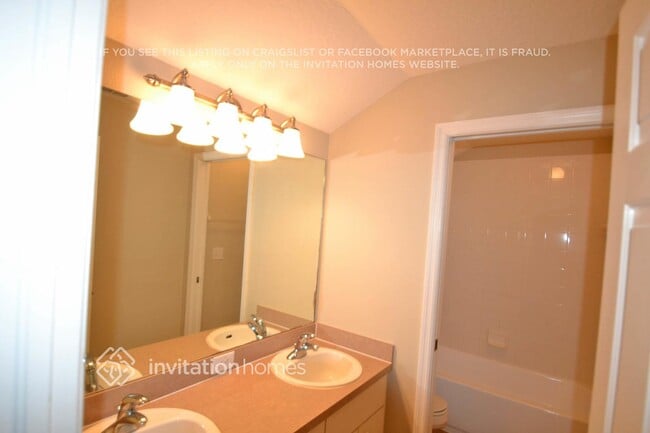 Building Photo - 6219 Gannetdale Dr