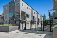 Building Photo - 13538 Vanowen St