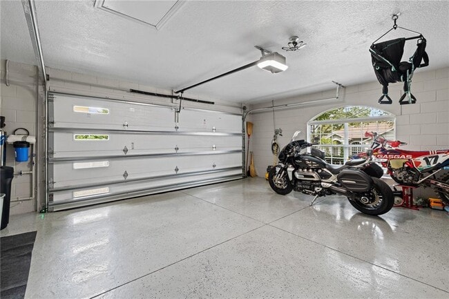 Building Photo - 7770 Glynde Hill Dr