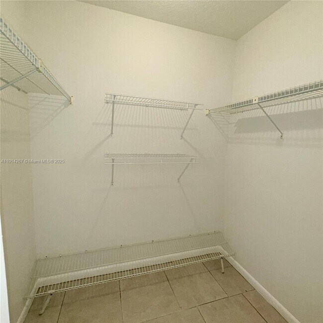 Building Photo - 16521 Blatt Blvd