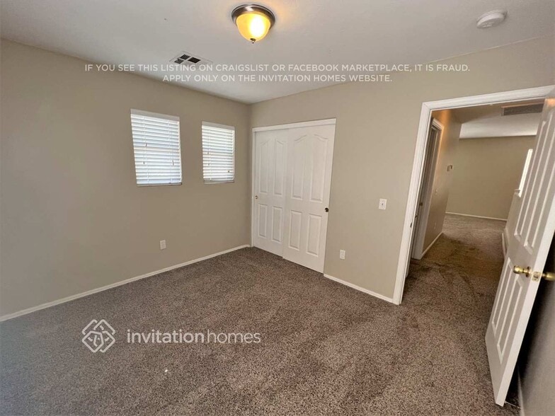 Building Photo - 10621 E Plata Ave