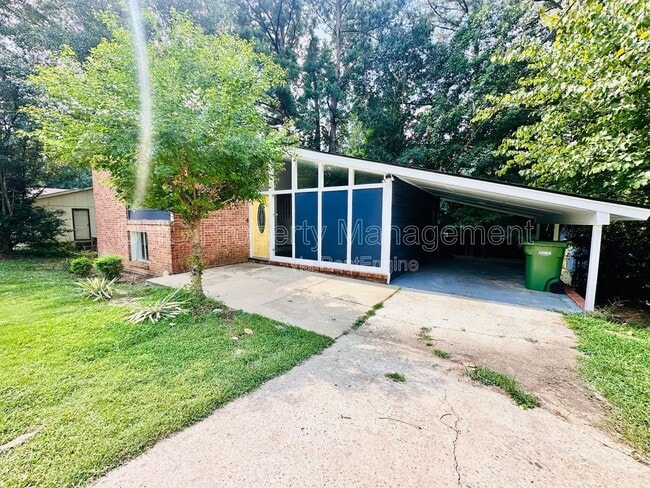 Building Photo - 3222 Apache Dr