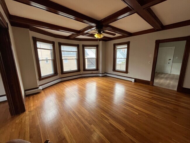 Building Photo - 262 Walnut St