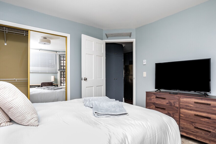 Building Photo - 1629 13th Ave