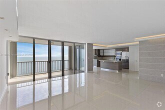 Building Photo - 881 Ocean Dr