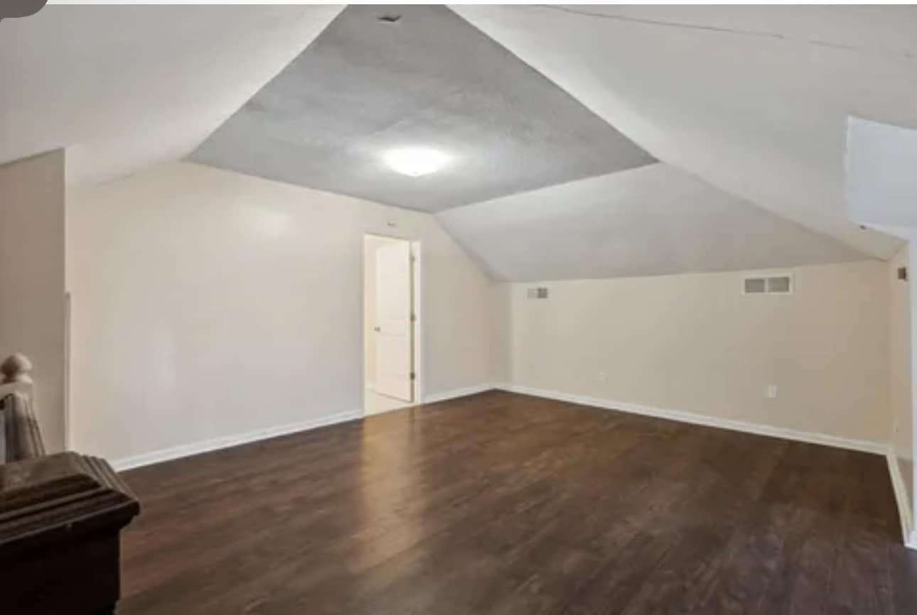 Building Photo - 8457 E Kerrville Rosemark Rd