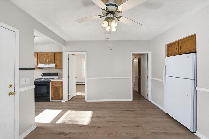 Building Photo - 93 Oakland Ave