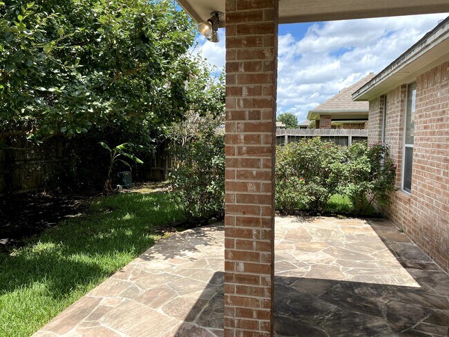 Building Photo - 8422 Alison Ave