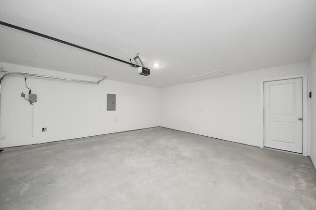Building Photo - 40630 Balsam Run Ln