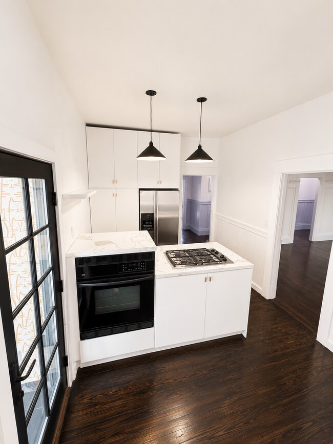 Building Photo - Luxury 3BR Victorian | Designer Home | Mission District | In-Unit Landry