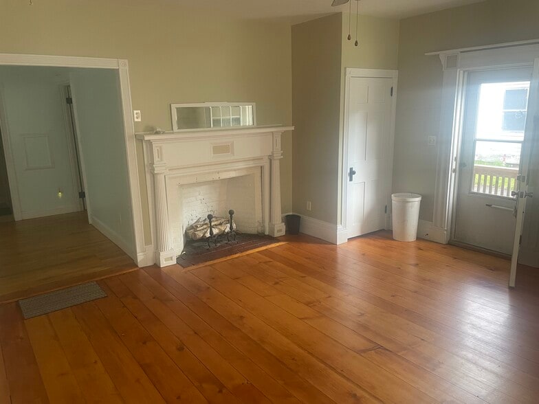 Living room - 156 Main St