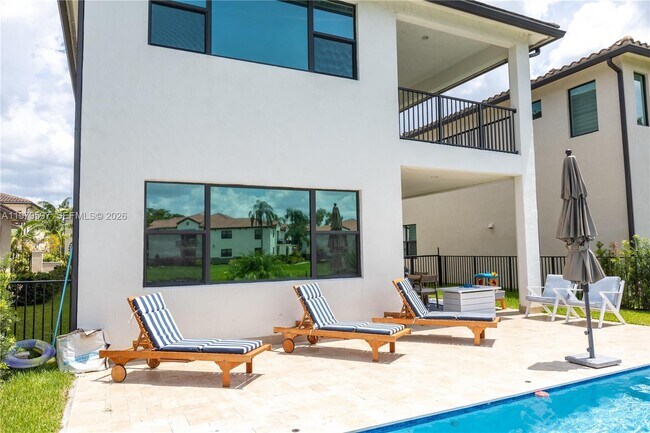 Building Photo - 11826 SW 13th Ct