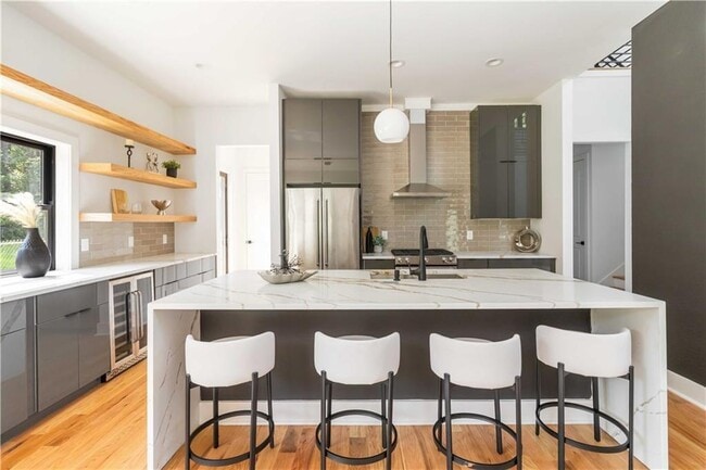 Building Photo - 1554 Columbia Cir