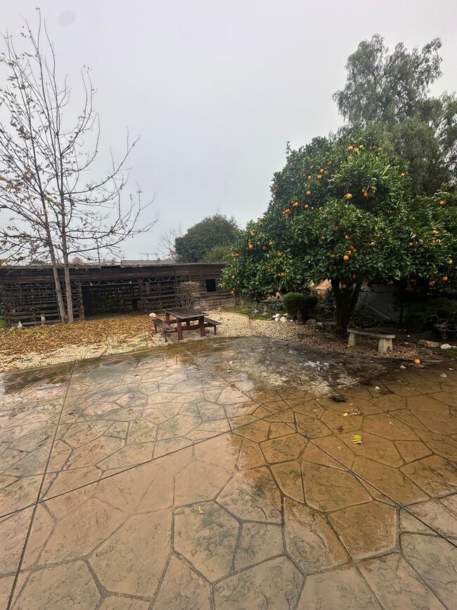 Building Photo - Gorgeous, 3 bedroom, 2.5 bath home, ready for move in