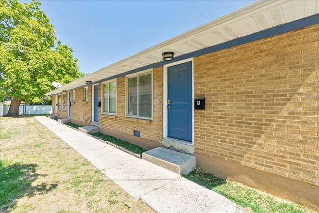Primary Photo - 343 E Lambourne Ave