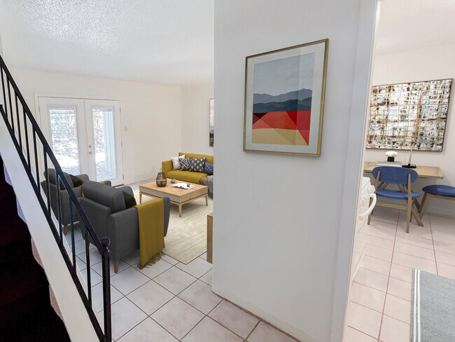 Building Photo - 2802 Westhill Dr