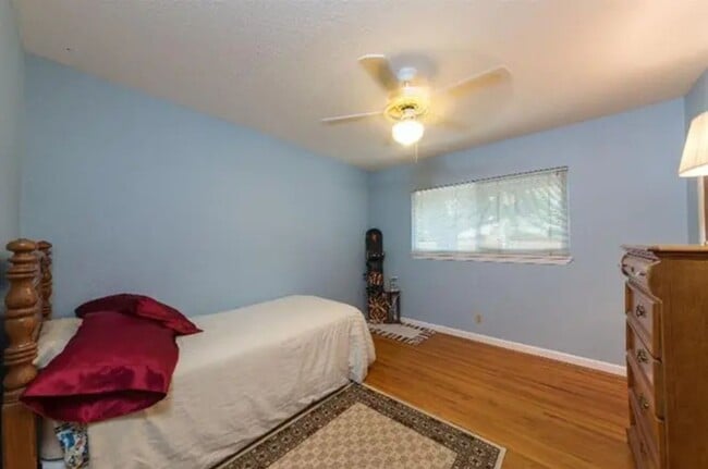 Building Photo - 4014 E Fedora Ave