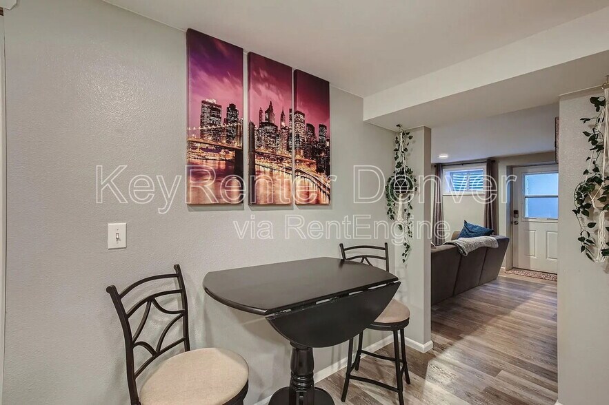 Building Photo - 5327 Independence St