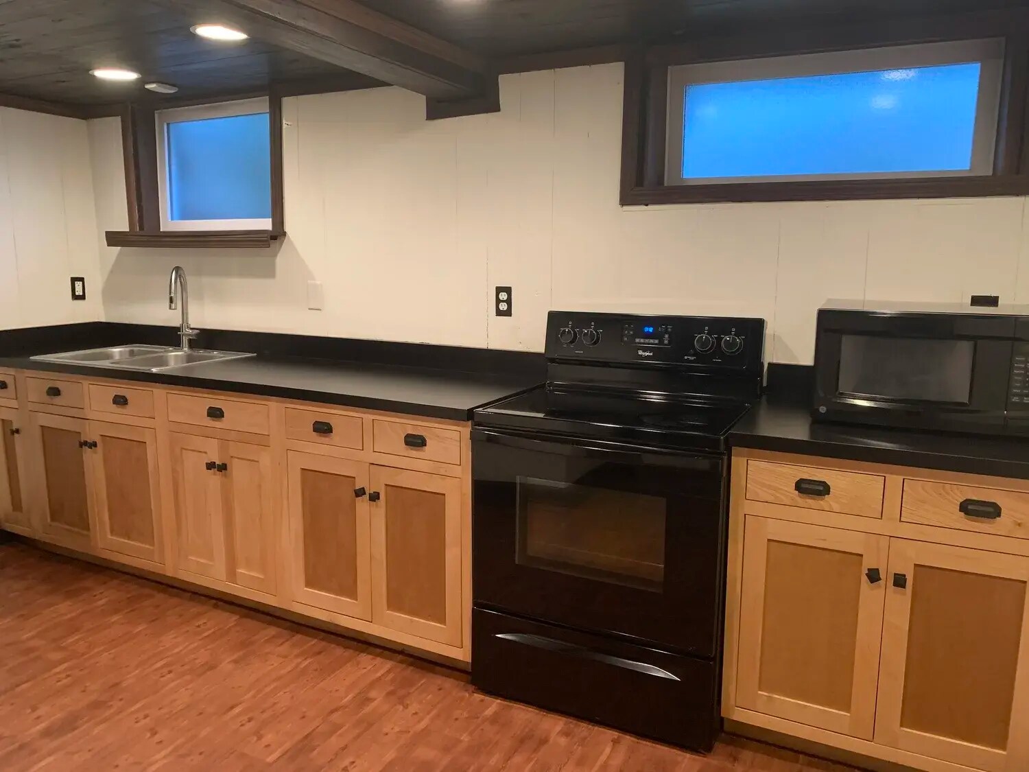 Building Photo - 629 N College Ave