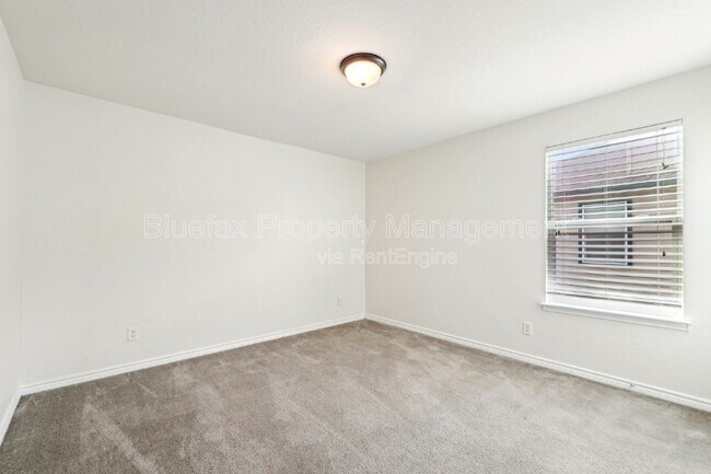 Building Photo - 3306 Putnam Fields