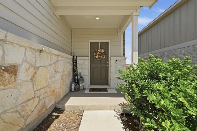 Building Photo - 632 Pepperbark Loop