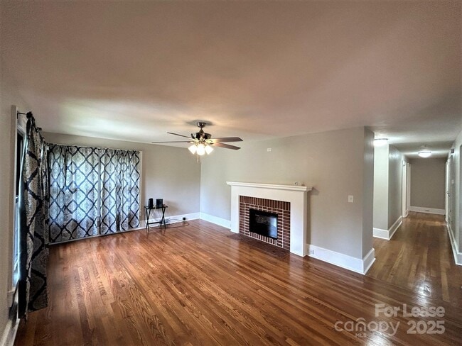 Building Photo - 2023 Robin Rd