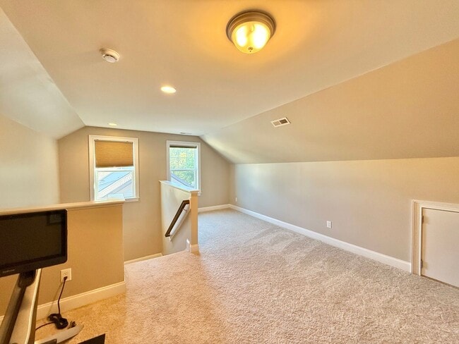 Building Photo - Luxurious 4BD, 3.5BA North Raleigh Home wi...