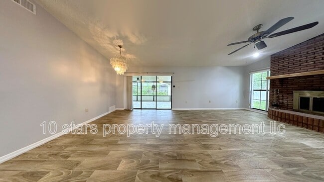 Building Photo - 601 Stone Dr