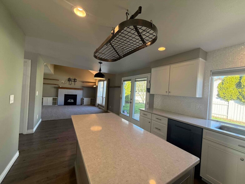 Building Photo - 17412 SE 28th St