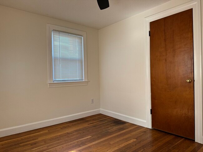 Building Photo - 173 Pleasant St