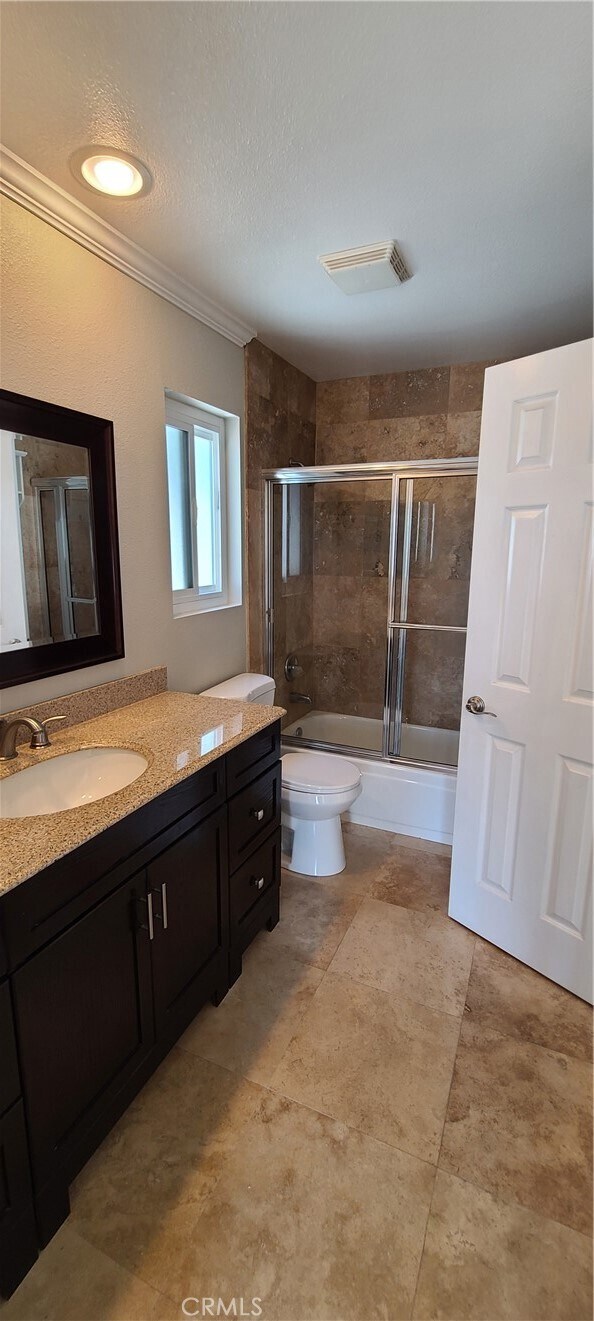 Building Photo - 709 Oceanhill Dr