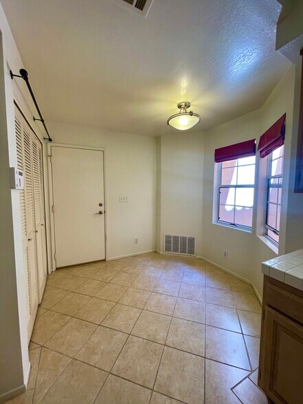Breakfast Nook - 7102 Phelps Rd